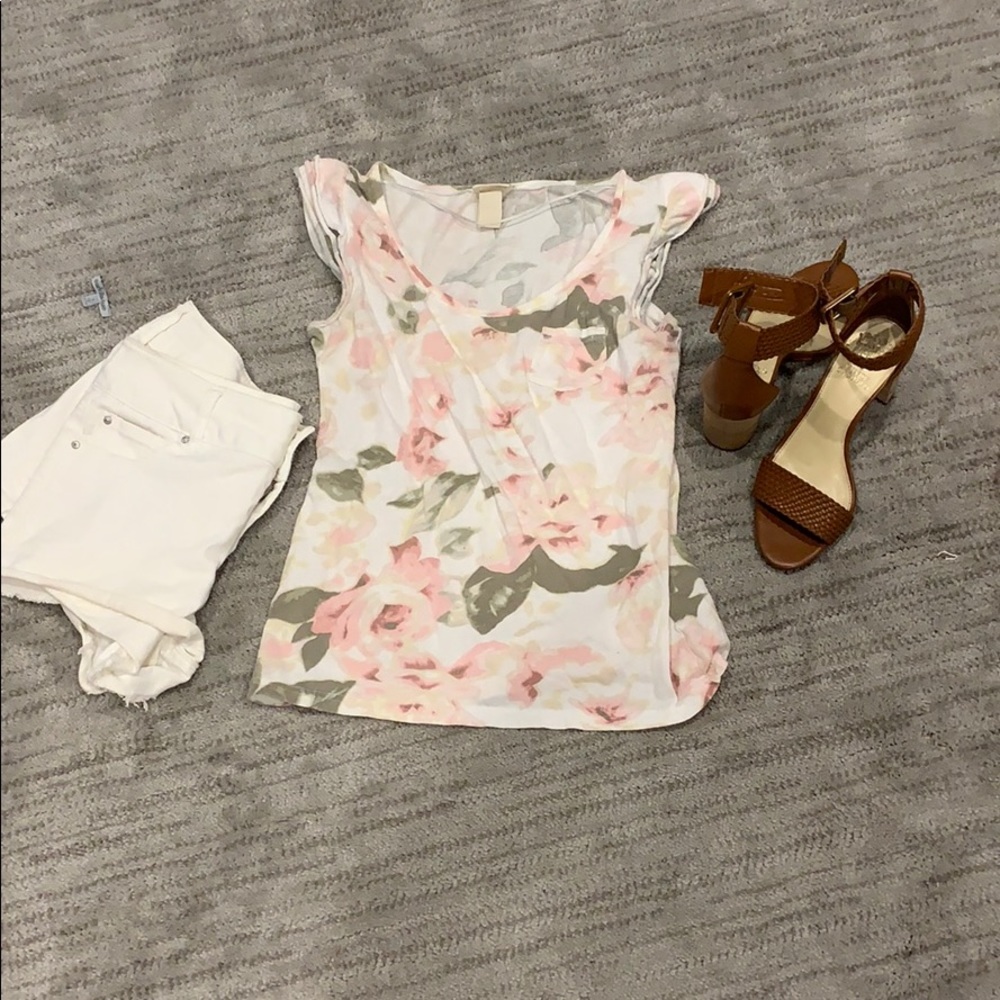 Size small floral t shirt flutter sleeve